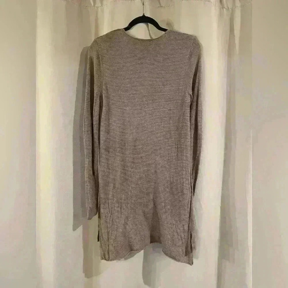 Women’s V-Cut  Light Purple Old Navy Dress - Picture 2 of 6